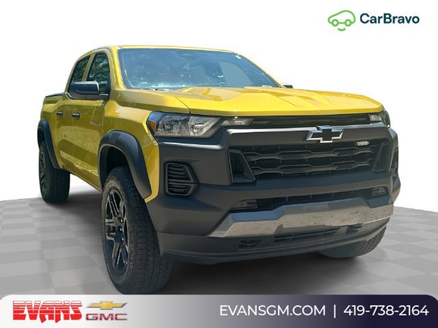 Used 2024 Chevrolet Colorado Trail Boss w/ Advanced Trailering Package AWD/4WD image 1