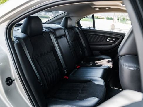 Used 2010 Ford Taurus SHO image 82