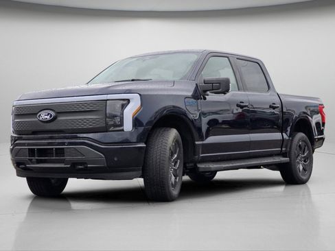 New 2025 Ford F150 Lightning Flash image 3