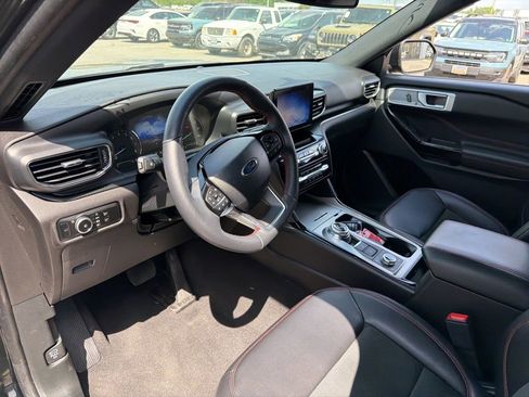 Certified 2023 Ford Explorer ST-Line w/ Class IV Trailer Tow Package AWD/4WD image 9