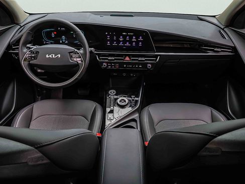 Certified 2025 Kia Niro EX w/ EX Cold Weather Package FWD image 16