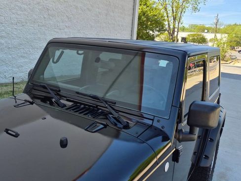 Used 2008 Jeep Wrangler Sahara w/ Dual Top Group image 14