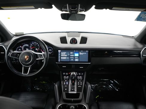 Used 2020 Porsche Cayenne AWD/4WD image 13
