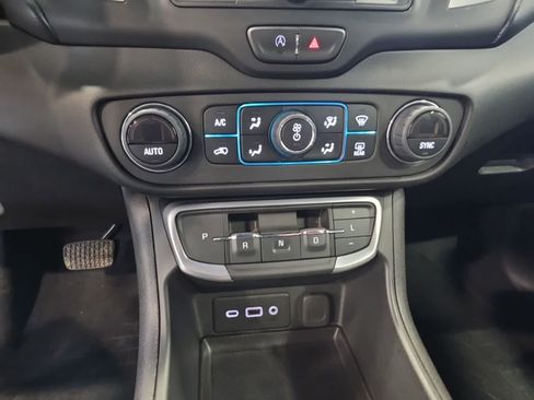 Used 2024 GMC Terrain SLE w/ Driver Convenience Package AWD/4WD image 28