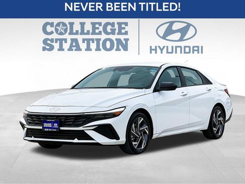 Used 2025 Hyundai Elantra Sport w/ Cargo Package FWD image 6