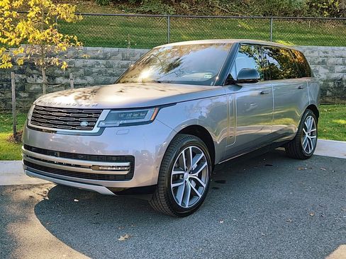 New 2025 Land Rover Range Rover Long Wheelbase SE image 1