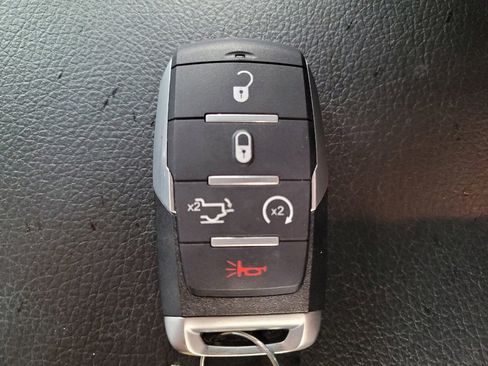 Used 2020 RAM 1500 Big Horn RWD image 32