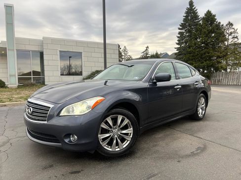 Used 2011 INFINITI M37 x w/ Premium Pkg image 2