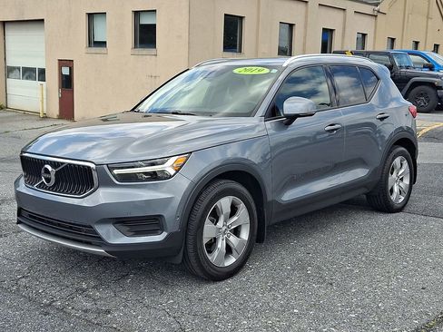 Used 2019 Volvo XC40 T5 Momentum AWD/4WD image 3