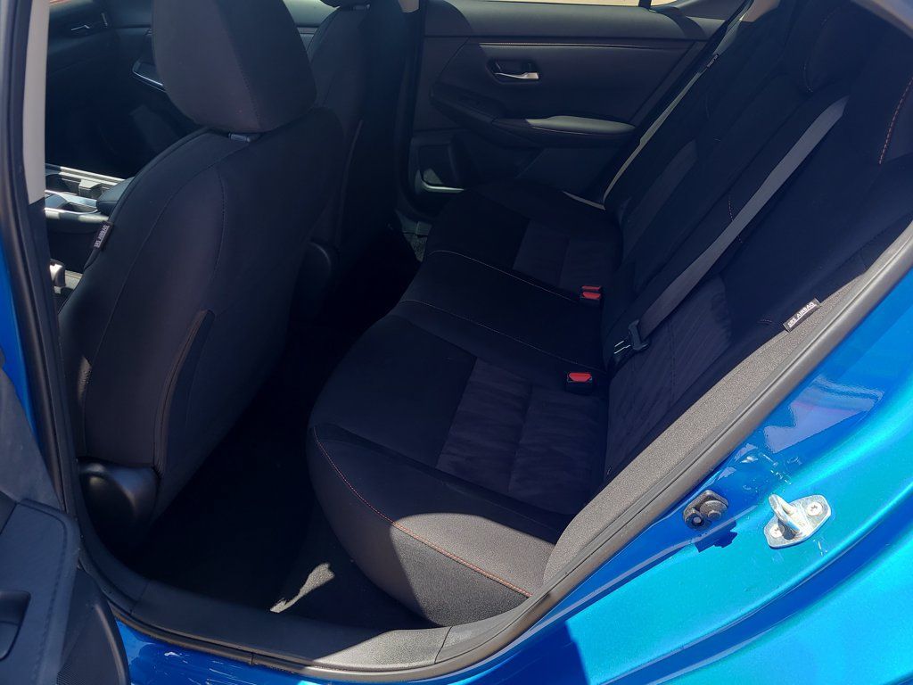 Certified 2025 Nissan Sentra SR FWD image 8