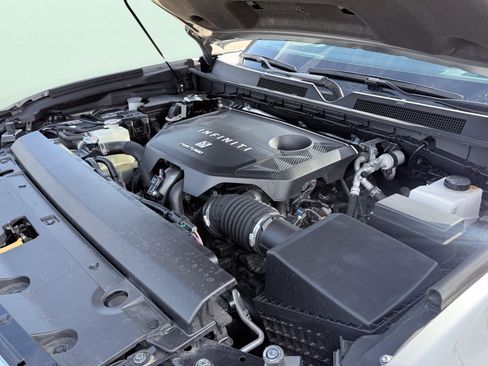Used 2025 INFINITI QX80 Sensory AWD/4WD image 19