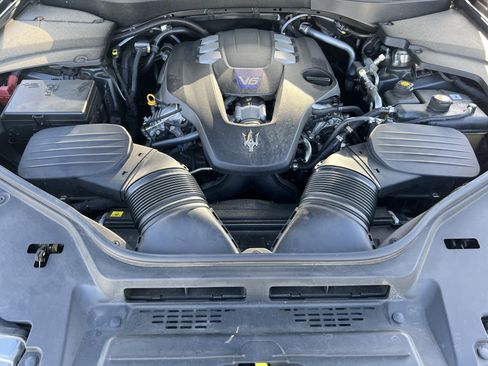 Used 2020 Maserati Levante S GranSport image 36