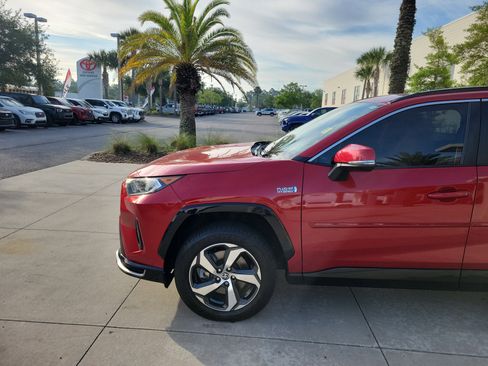 Used 2021 Toyota RAV4 SE w/ Weather & Moonroof Package image 2