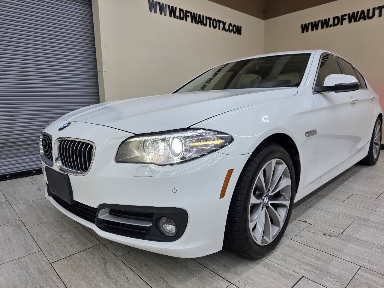 Used 2016 BMW 528i xDrive Sedan AWD/4WD image 2
