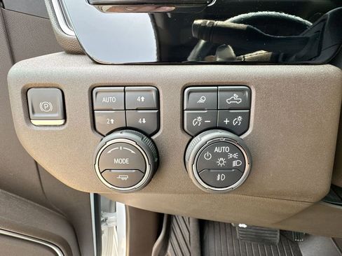 Certified 2024 Chevrolet Silverado 1500 LTZ image 18