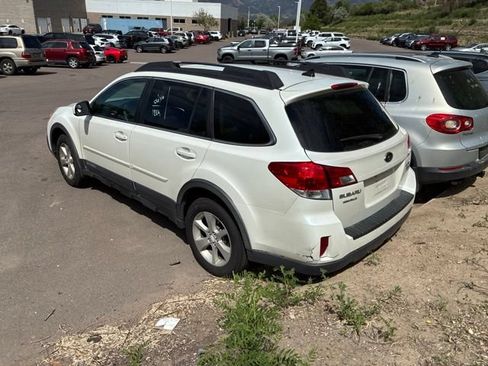 Used 2014 Subaru Outback 2.5i Premium AWD/4WD image 3