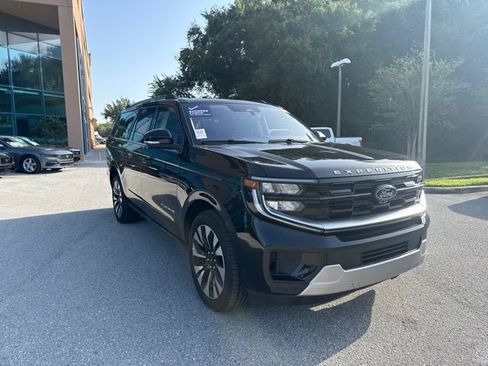 Used 2025 Ford Expedition Max Platinum w/ Driver's Package AWD/4WD image 10