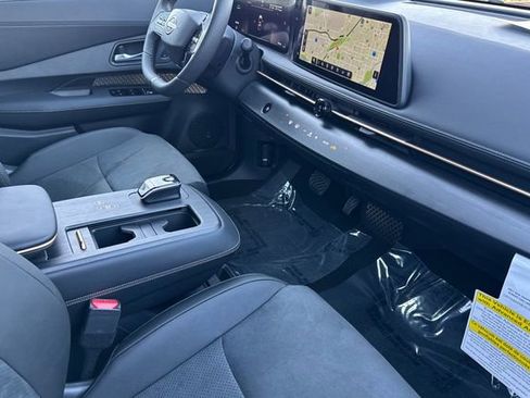 New 2025 Nissan Ariya AWD image 14