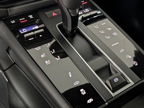 New 2026 Porsche Macan GTS AWD/4WD image 32