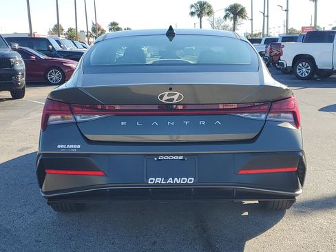 Used 2025 Hyundai Elantra SEL image 6