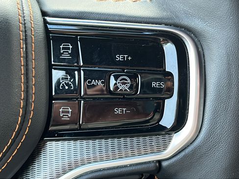 Used 2023 Jeep Grand Wagoneer Series III w/ Rear Seat Video Group 1 AWD/4WD image 22