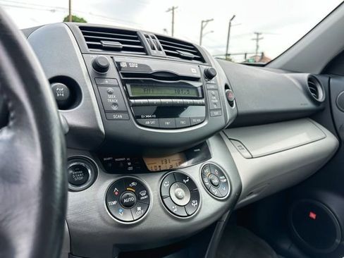 Used 2011 Toyota RAV4 Limited w/ Limited Extra Value Pkg AWD/4WD image 18