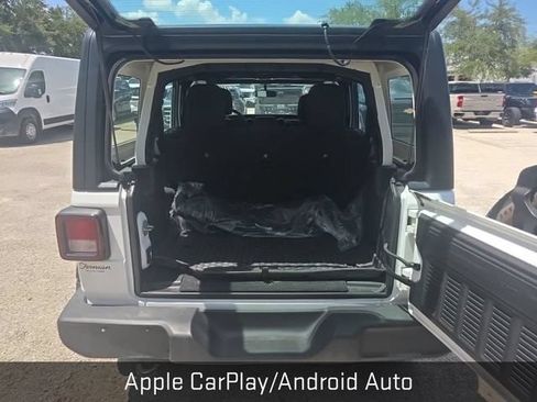 Used 2022 Jeep Wrangler Unlimited Sport AWD/4WD image 8