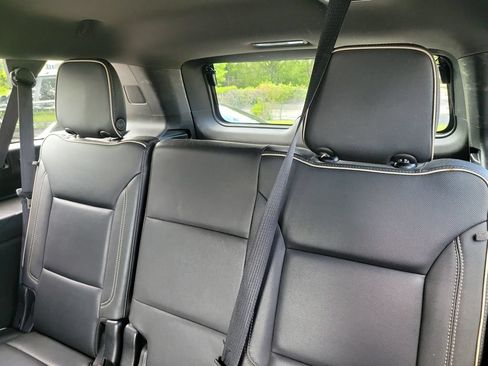 Used 2023 Chevrolet Suburban Premier AWD/4WD image 23