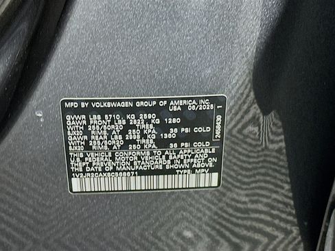 Used 2025 Volkswagen Atlas SE image 12