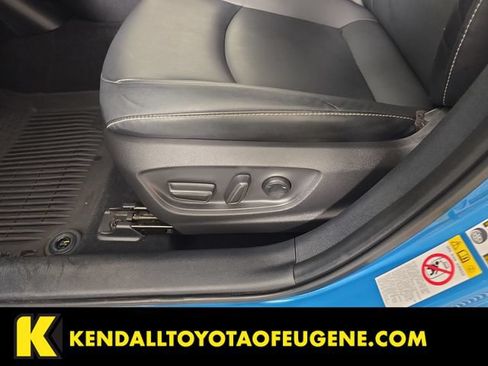 Used 2022 Toyota Prius Prime XLE FWD image 23