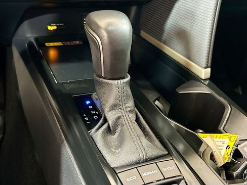Used 2025 Toyota Camry SE w/ Multimedia Upgrade Package FWD image 15