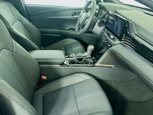 Used 2025 Toyota Camry XSE FWD image 25