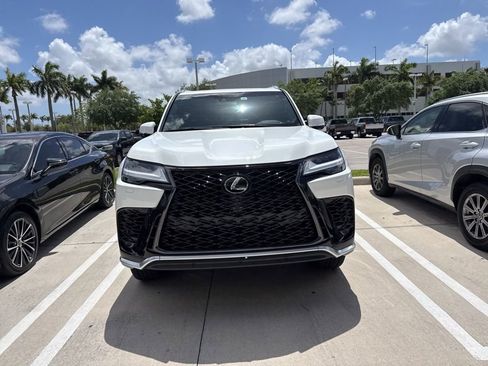Used 2024 Lexus LX 600 F Sport image 4
