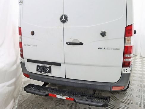Used 2014 Mercedes-Benz Sprinter 144 Cargo image 10