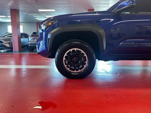 Certified 2024 Toyota Tacoma TRD Off-Road AWD/4WD image 27