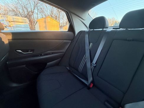 Used 2025 Hyundai Elantra SEL image 39