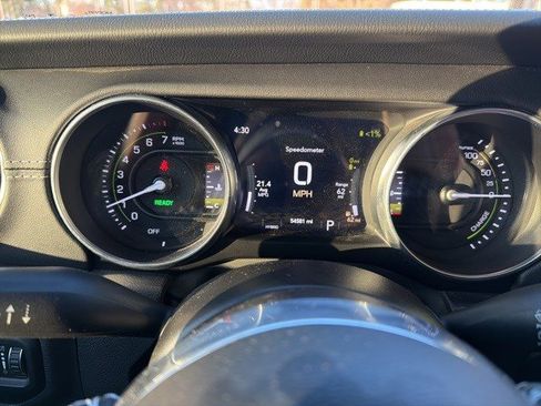 Used 2021 Jeep Wrangler Sahara w/ Cold Weather Group image 12