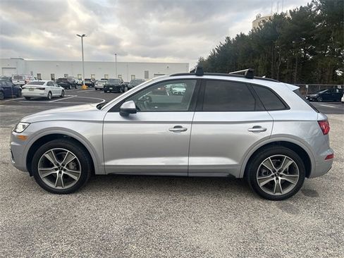 Used 2019 Audi Q5 Prestige w/ Prestige Package image 2