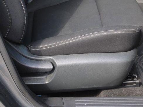 Used 2023 Nissan Rogue S image 19