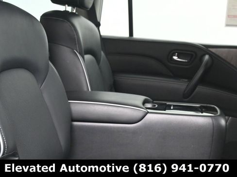 Used 2023 INFINITI QX80 Premium Select w/ All-Season Package image 11