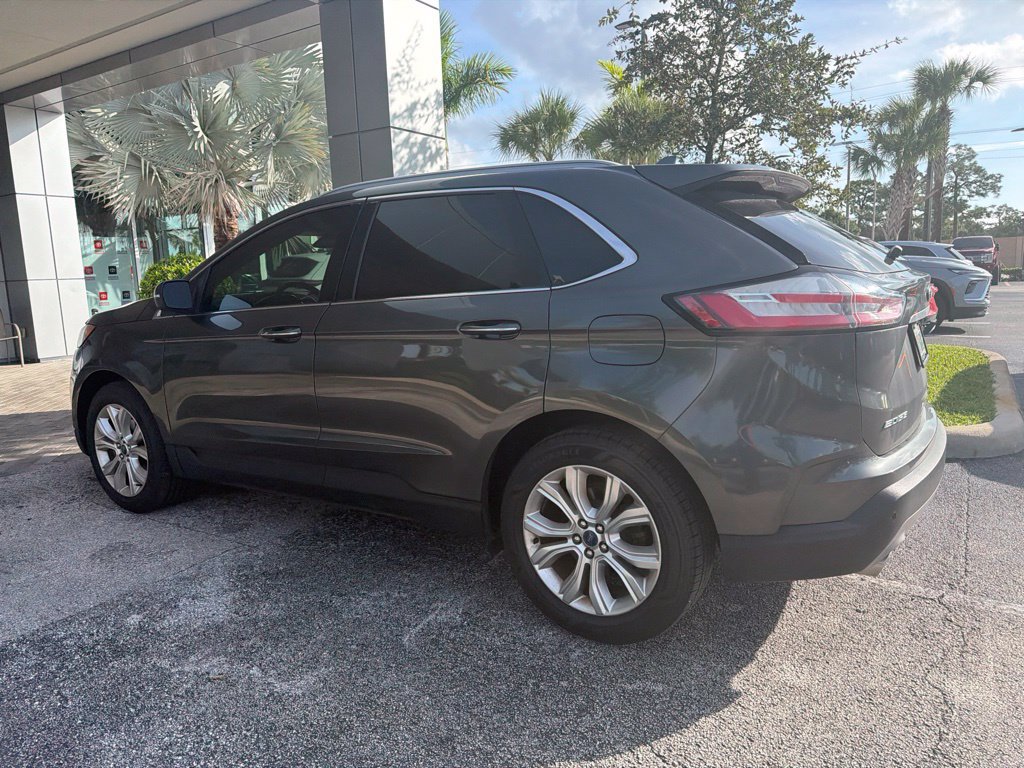 Used 2020 Ford Edge Titanium FWD image 4
