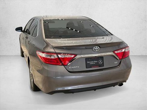 Used 2017 Toyota Camry SE image 8