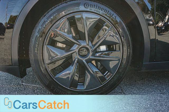 Used 2025 Tesla Model Y Long Range RWD image 16