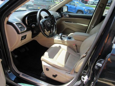 Used 2014 Jeep Grand Cherokee Limited w/ Trailer Tow Group IV AWD/4WD image 13