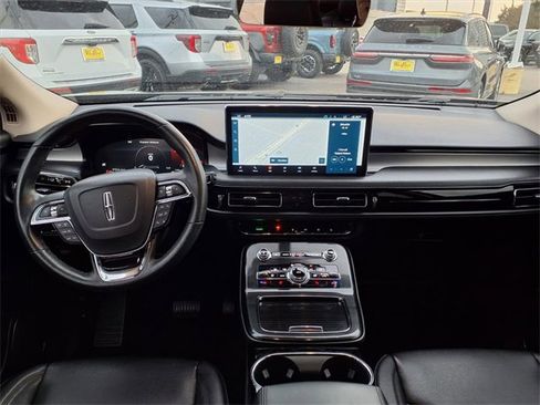 Certified 2023 Lincoln Nautilus FWD w/ Premium Package image 4