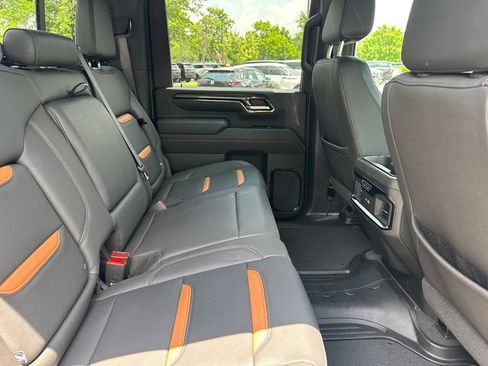 Used 2024 GMC Sierra 2500 AT4 w/ AT4 Premium Plus Package AWD/4WD image 17