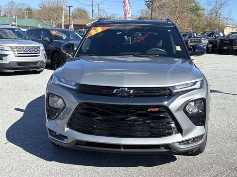 Used 2023 Chevrolet TrailBlazer RS FWD image 3