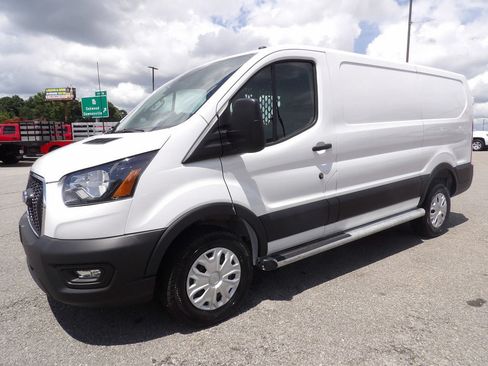 Used 2025 Ford Transit 250 Low Roof w/ Exterior Upgrade Package RWD image 3