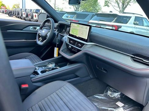 New 2026 Ford Explorer ST-Line w/ ST-Line Street Pack AWD/4WD image 10