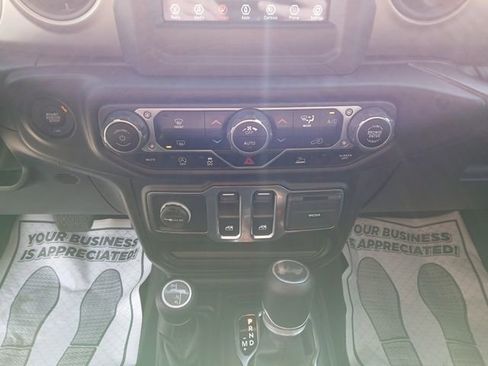 Used 2021 Jeep Wrangler Sport S image 26